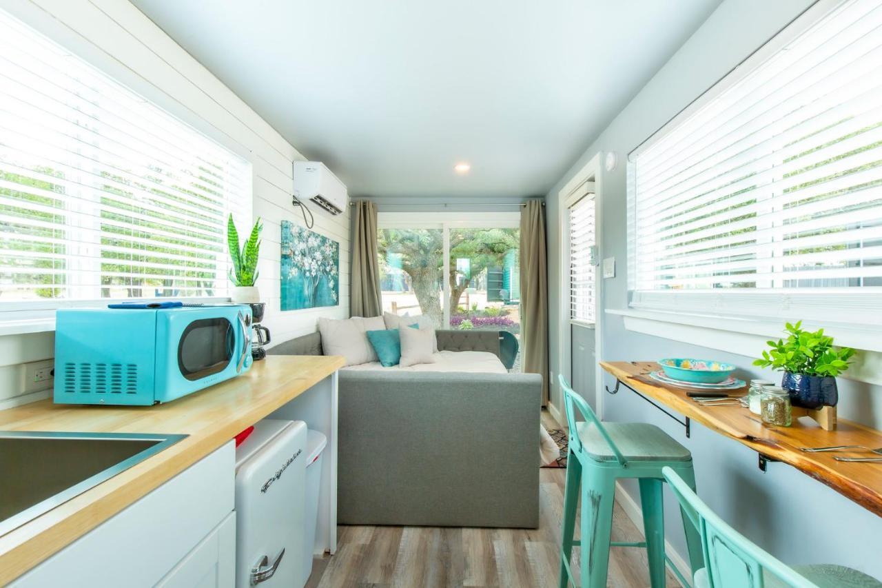 The Container Retreat @ 290 Wine Trail #1 Escape To Hye, Tx Villa Eksteriør bilde