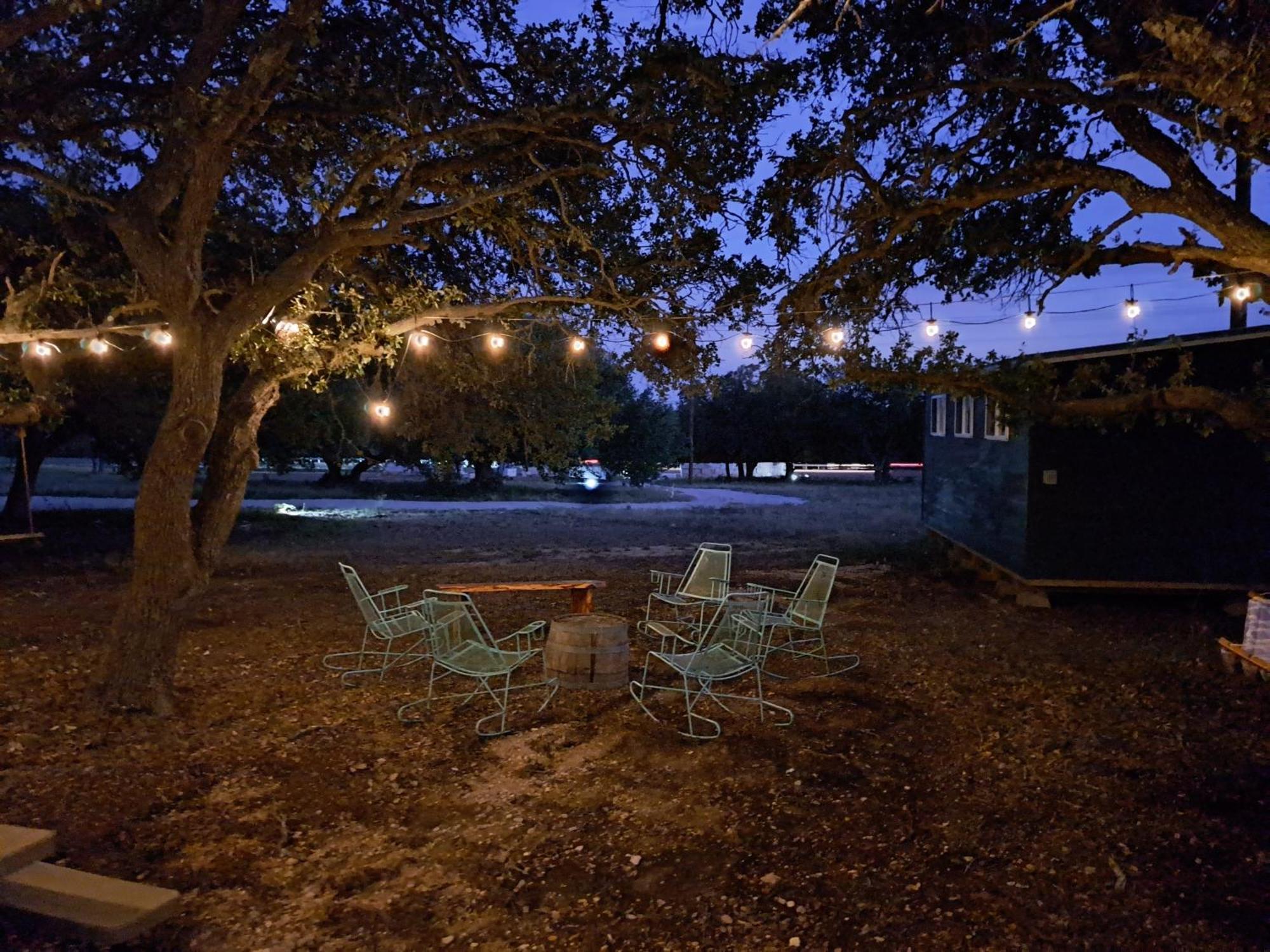The Container Retreat @ 290 Wine Trail #1 Escape To Hye, Tx Villa Eksteriør bilde